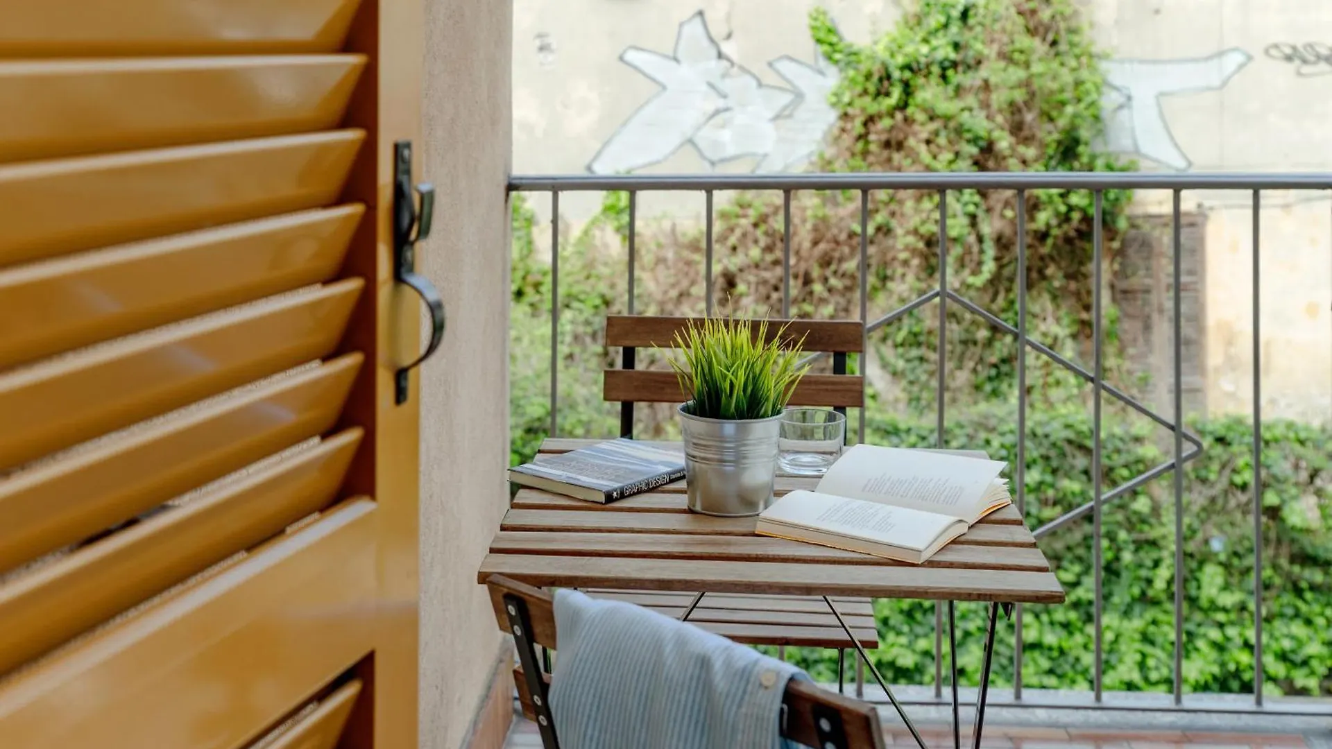 Guesthouse Linaio - The House Of Travelers Como Gæstehus