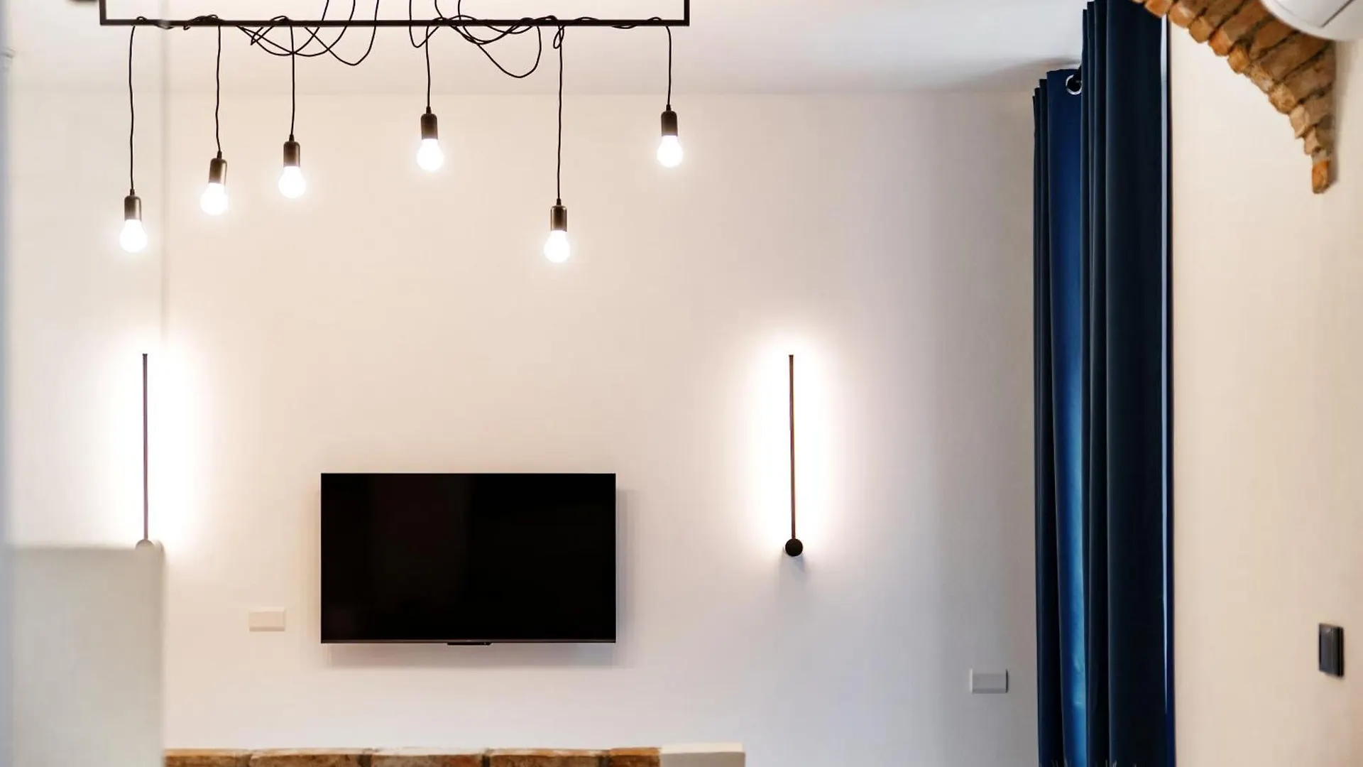Guesthouse Linaio - The House Of Travelers Como 0*,  Italien