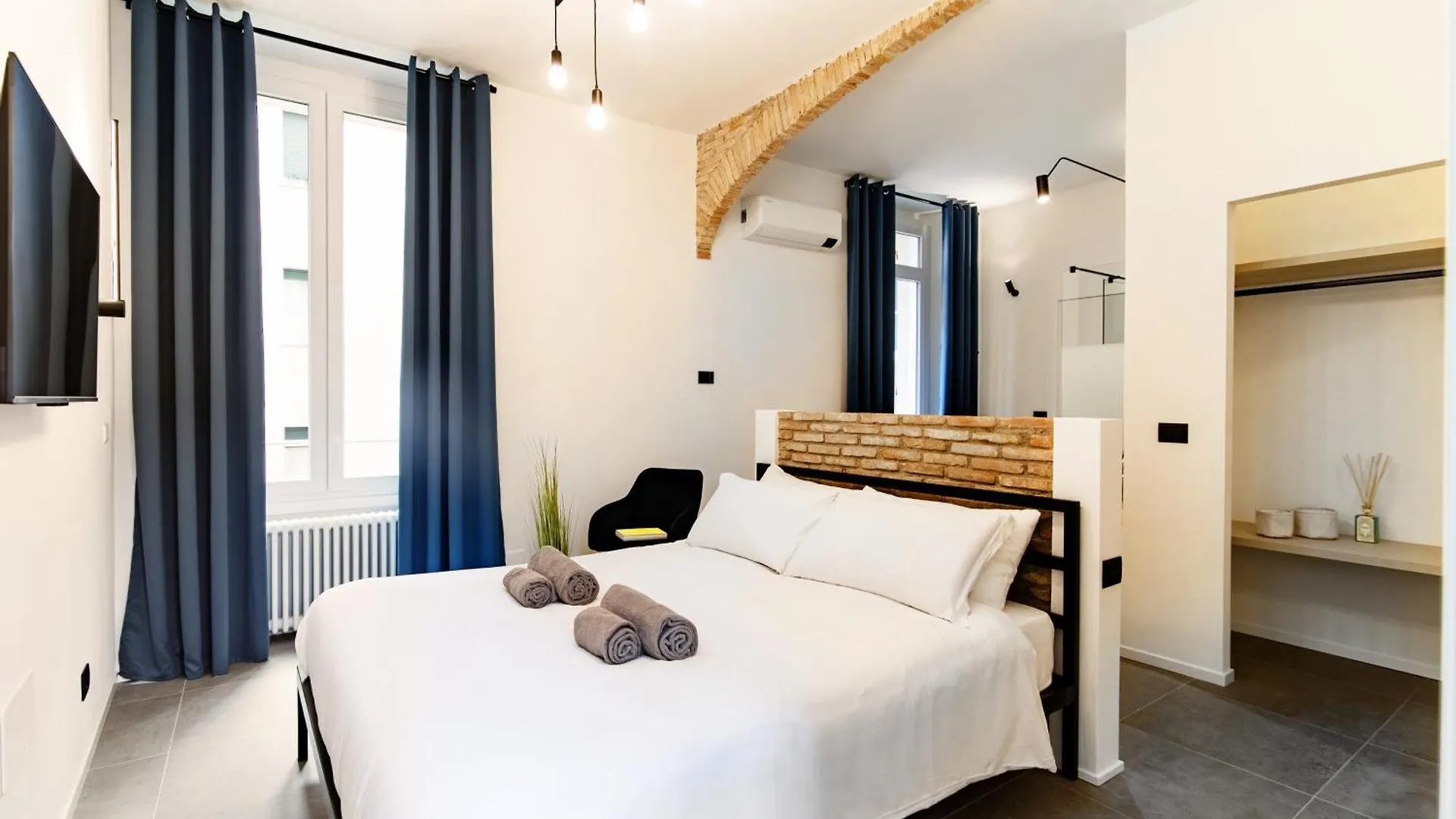 Guesthouse Linaio - The House Of Travelers Como